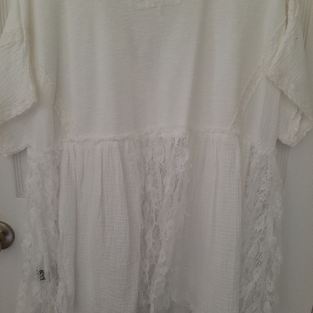 POL White Buttoned Lace Blouse - Picture 2 of 4